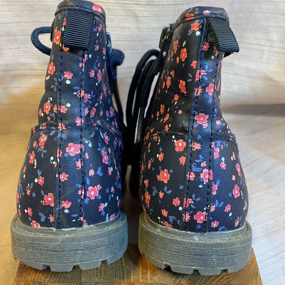 OshKosh B’gosh ankle booties w/side zipper